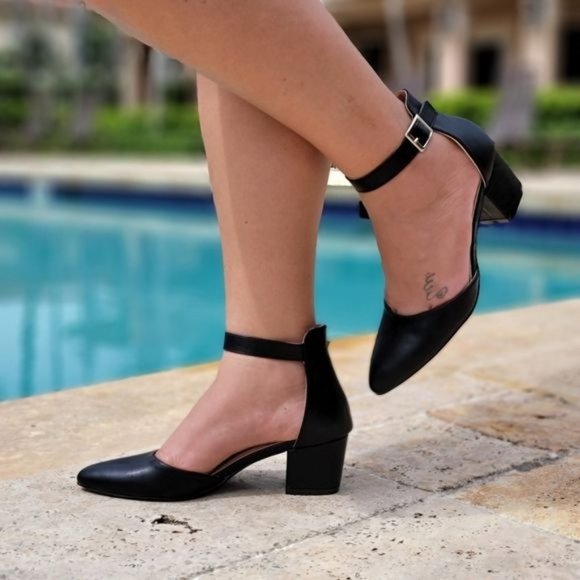 Women's Black Closed Pointed Toe Ankle Strap Heel Pump - Picture 2 of 4